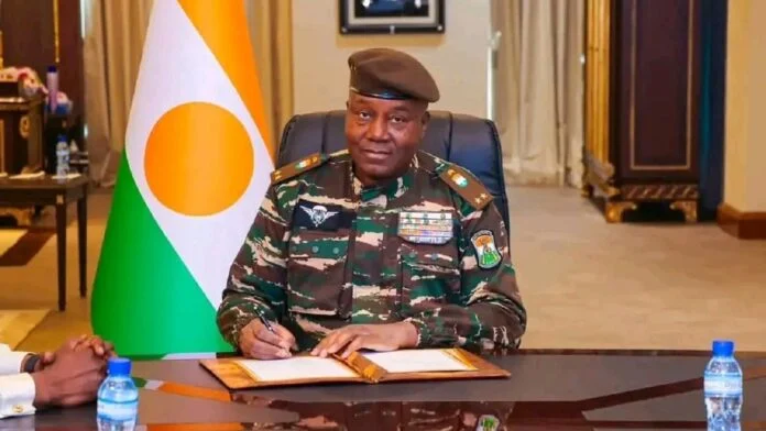le-general-abdourahamane-tiani-chef-du-cnsp-696x392