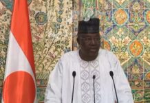 À Alger, Tiani charge la CEDEAO et la France