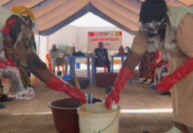 Entreprenariat: HumaniWaqf et TADD forment 25 veuves en saponification