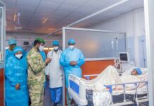 Attaque du 25 Avril: Visite du Président de la Transition aux blessés et condoléances à la famille du Général de corps d’Armée Sadio Camara