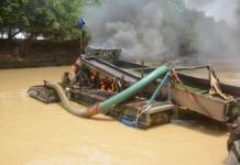 Yanfolila : Des jeunes incendient près de 40 dragues
